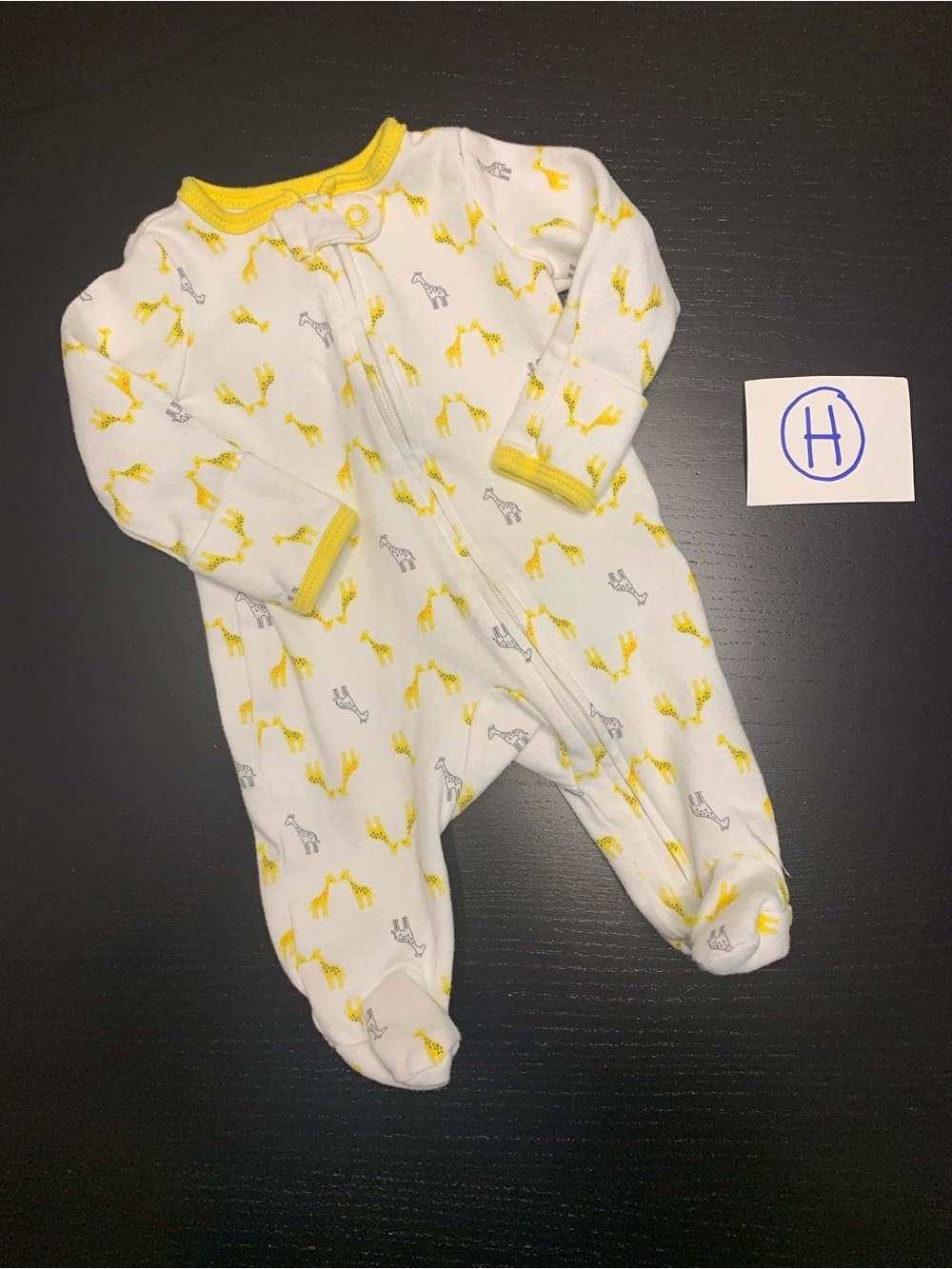 ⭐️2/$11.00⭐️ Simple Joys NB Giraffe Print Zip Up Cotton Sleeper